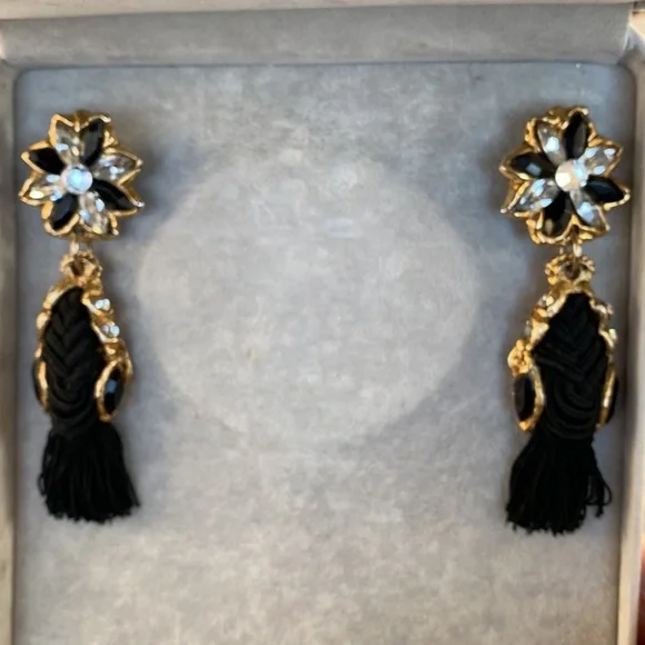 Runway Couture lovely vintage earrings from Kalinger Paris ,signed.